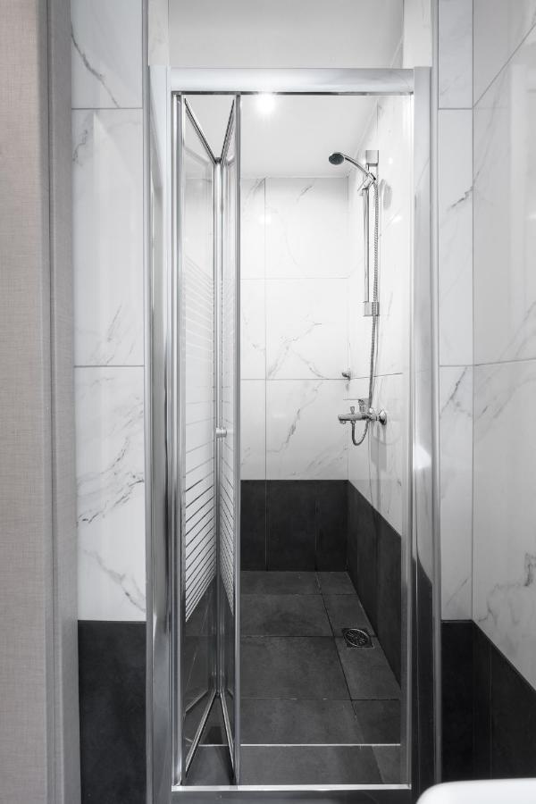 סלוניקי Breez Apartments, The Luxury Suites מראה חיצוני תמונה